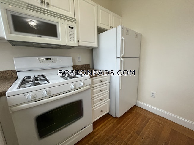 Boston - $2,700+ /mo