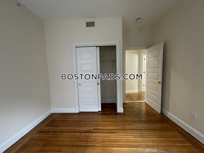 Boston - $2,700+ /mo