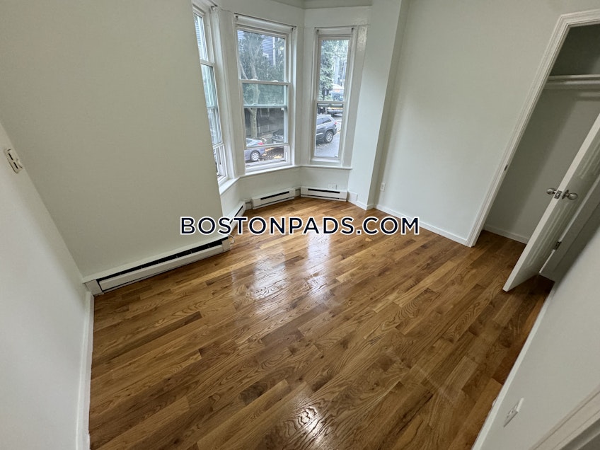 Boston - $3,800+ /month