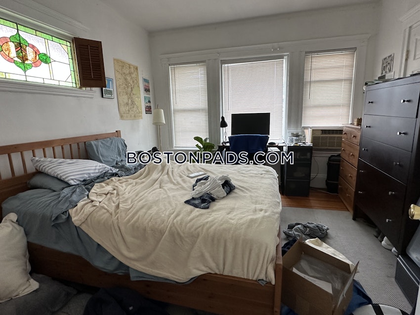 SOMERVILLE - TUFTS - 4 Beds, 1 Bath - Image 93