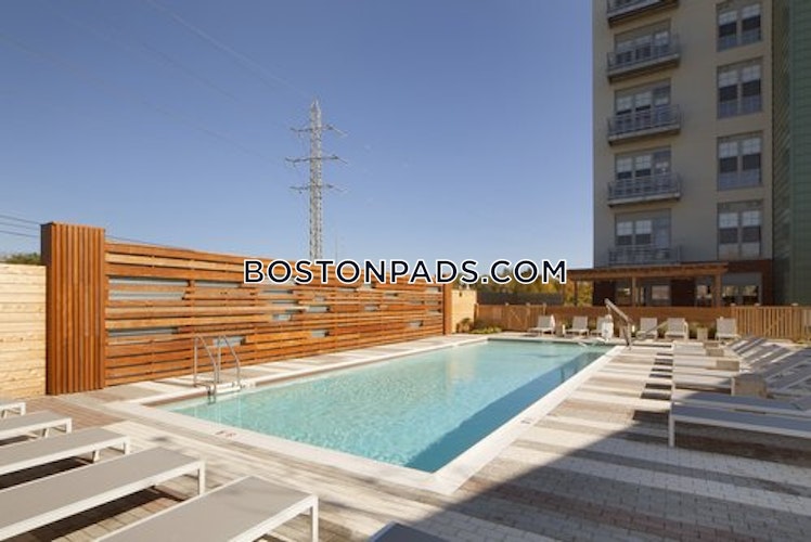 Charlton St., Everett