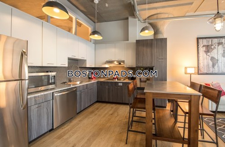 Charlton St., Everett