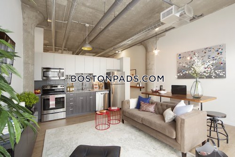 Charlton St., Everett