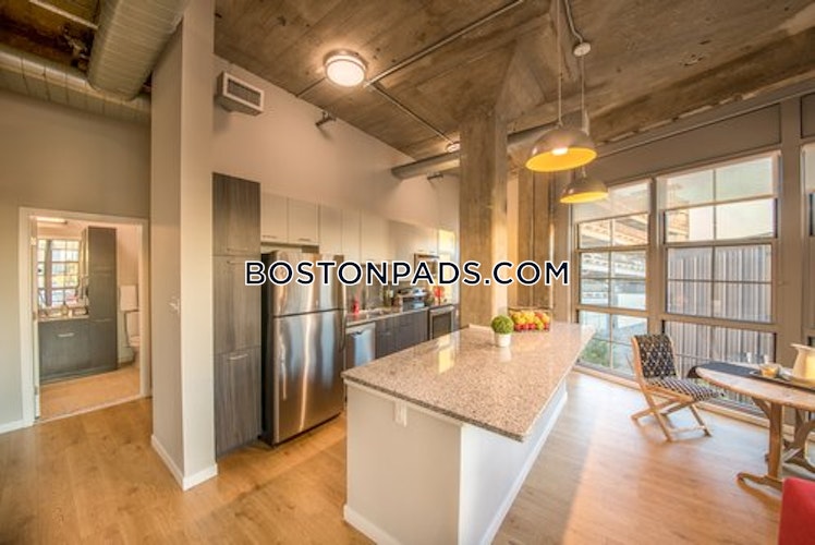 Charlton St., Everett