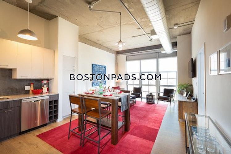 Charlton St., Everett