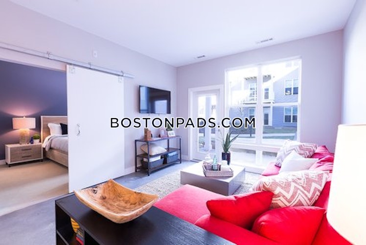 Charlton St., Everett