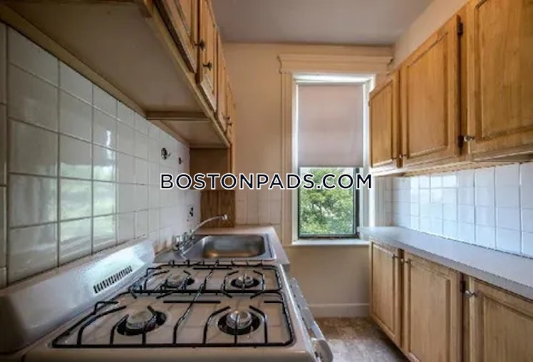 Commonwealth Ave., Brookline