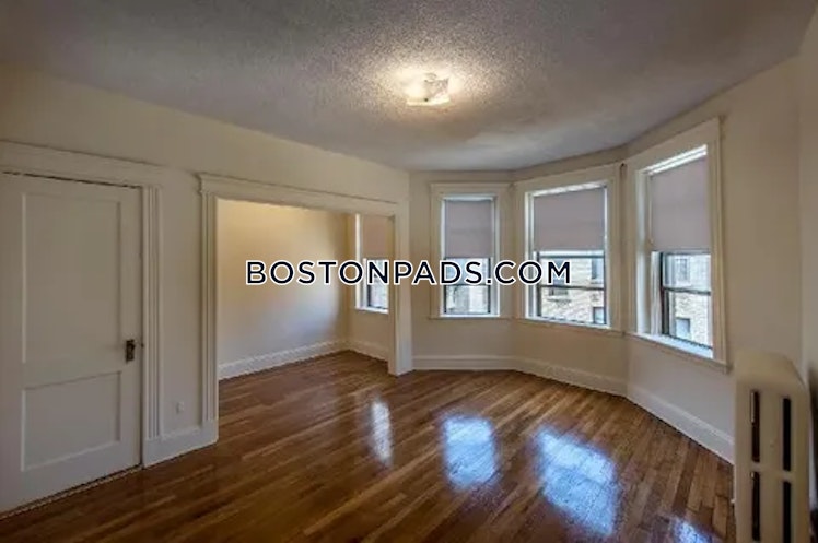 Commonwealth Ave., Brookline