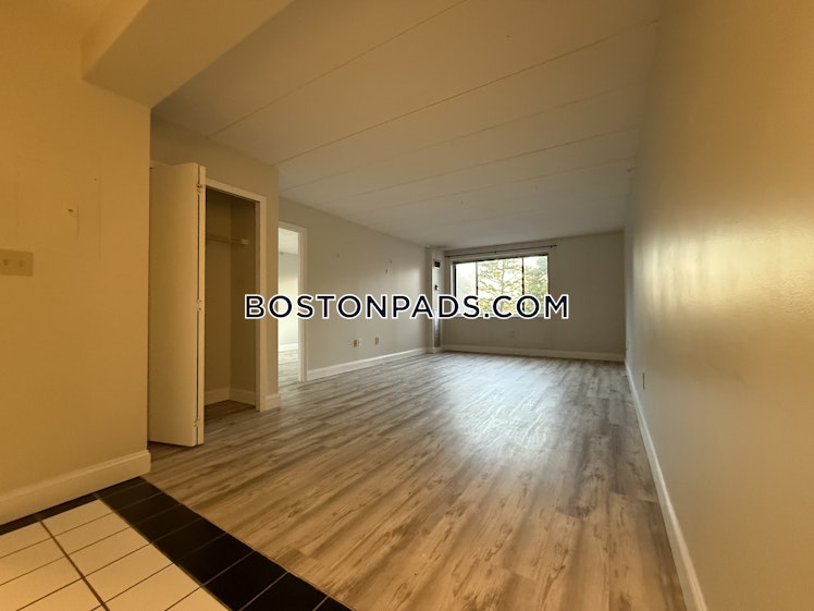 Commonwealth Ave., Boston