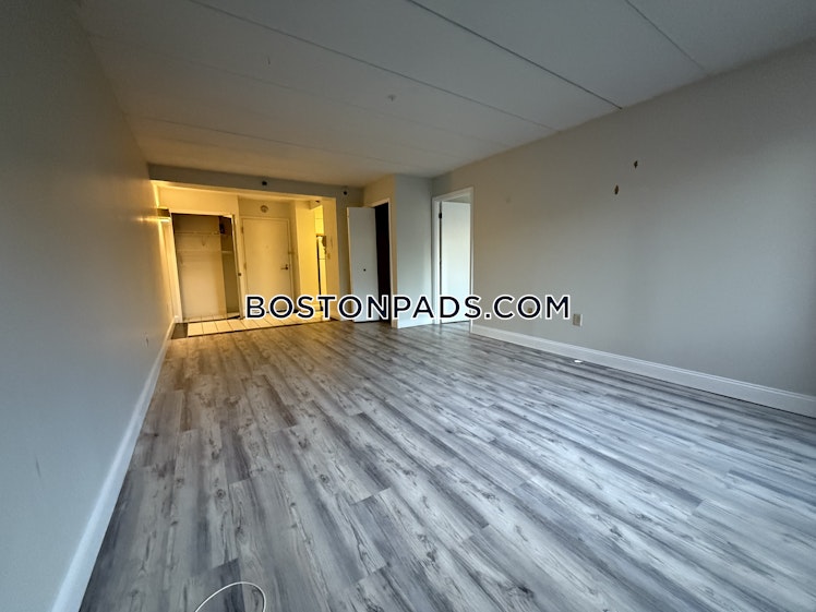 Commonwealth Ave., Boston