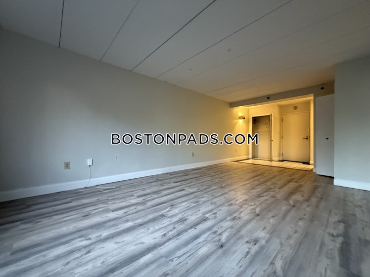 Commonwealth Ave., Boston