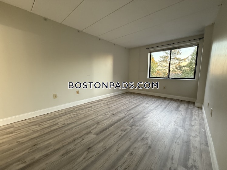 Commonwealth Ave., Boston