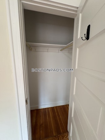 Mount Hood Rd. Boston