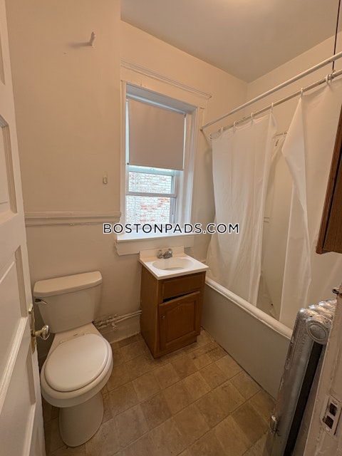 Mount Hood Rd. Boston photo 9