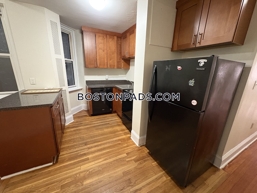 BROOKLINE - CLEVELAND CIRCLE - 2 Beds, 1 Bath - Image 1