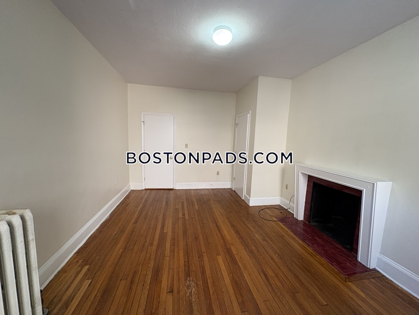 BROOKLINE - CLEVELAND CIRCLE - 2 Beds, 1 Bath - Image 6