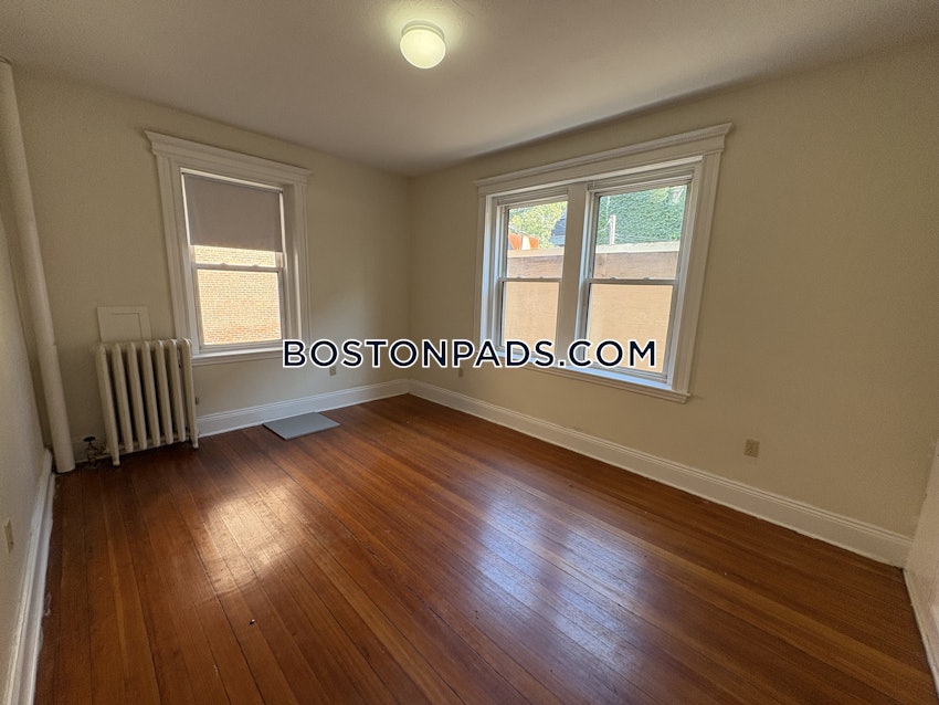 BROOKLINE - CLEVELAND CIRCLE - 2 Beds, 1 Bath - Image 11