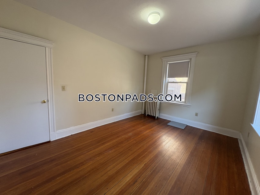 BROOKLINE - CLEVELAND CIRCLE - 2 Beds, 1 Bath - Image 10