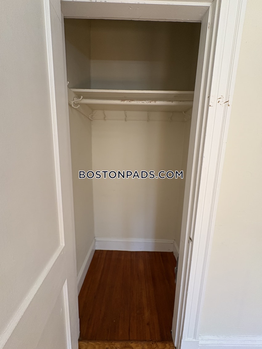 BROOKLINE - CLEVELAND CIRCLE - 2 Beds, 1 Bath - Image 4