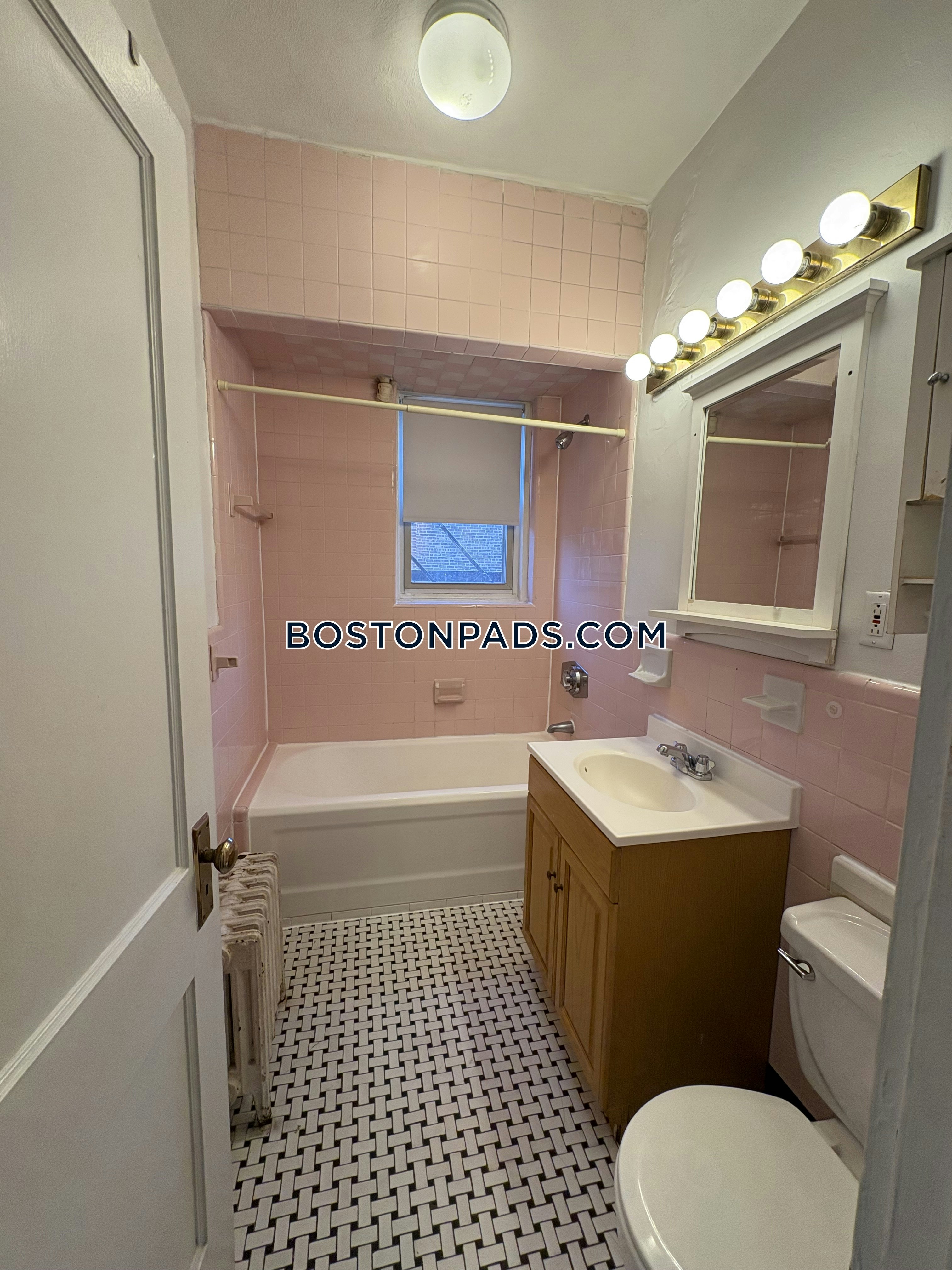 Brookline - 2 Beds, 1 Baths