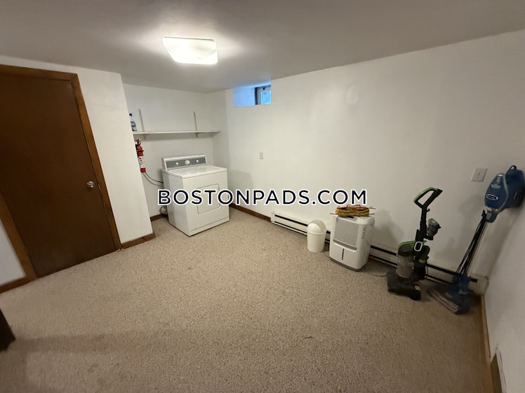 South Crescent Circuit, Boston