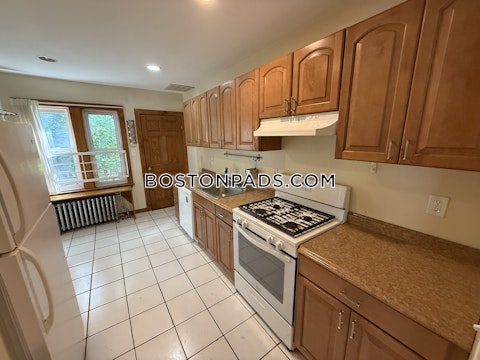 South Crescent Circuit Boston photo 9