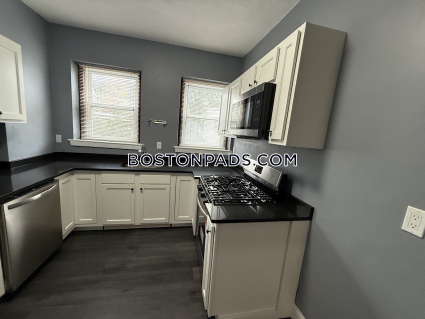 BOSTON - FORT HILL - 5 Beds, 2 Baths - Image 3