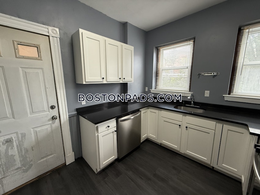BOSTON - FORT HILL - 5 Beds, 2 Baths - Image 4