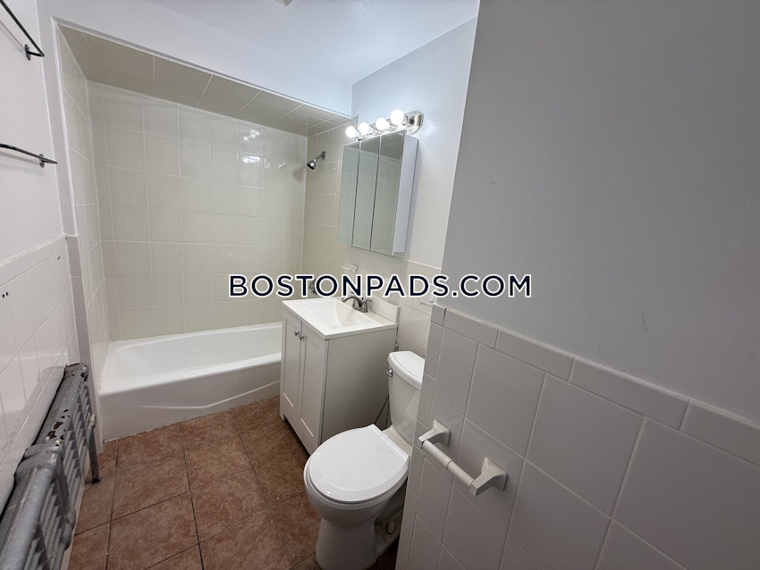 BOSTON - FORT HILL - 5 Beds, 2 Baths - Image 32