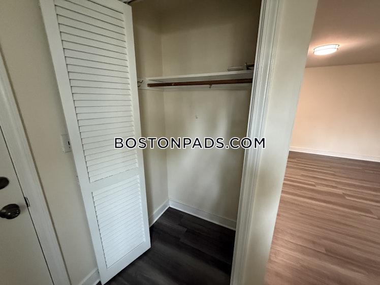 Worthen Rd., Lexington