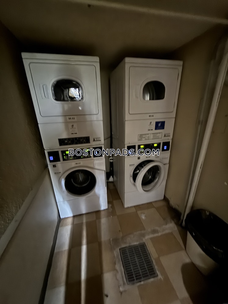 Worthen Rd., Lexington