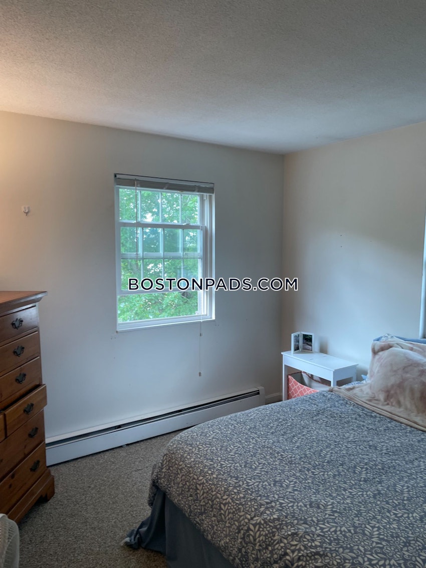 BOURNE - 2 Beds, 1 Bath - Image 1