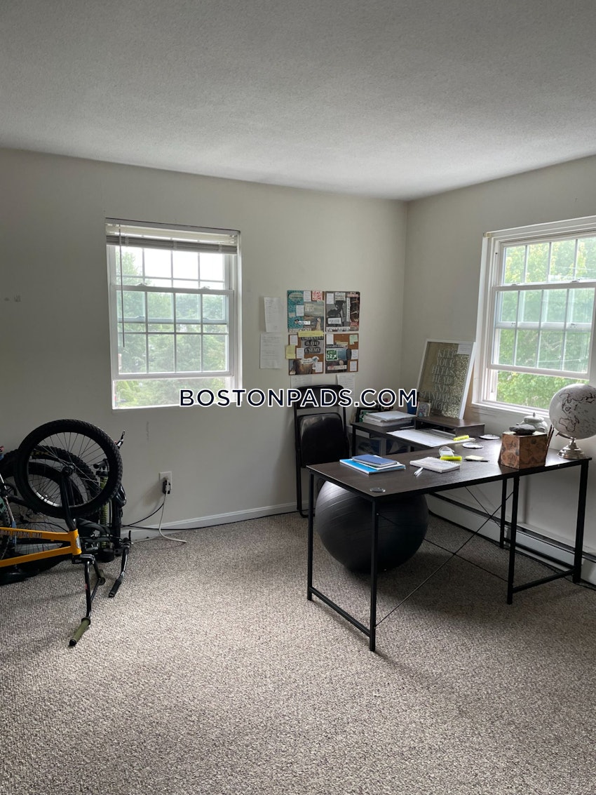 BOURNE - 2 Beds, 1 Bath - Image 3