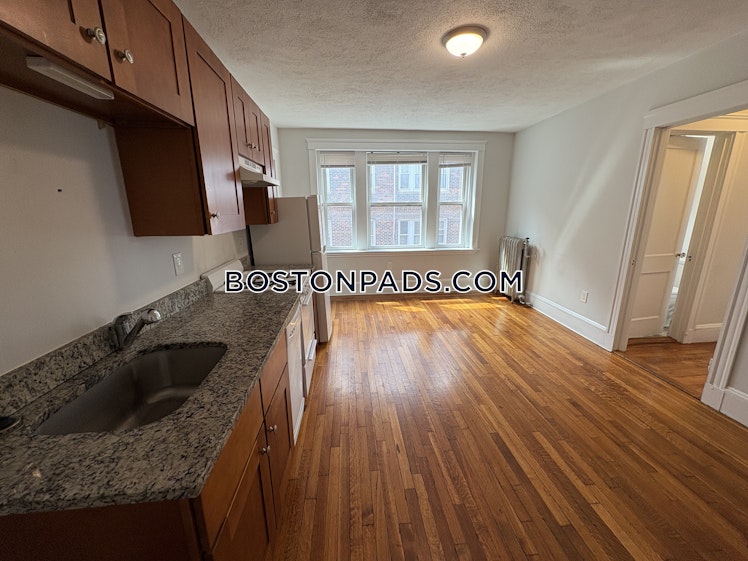 Commonwealth Ave., Boston