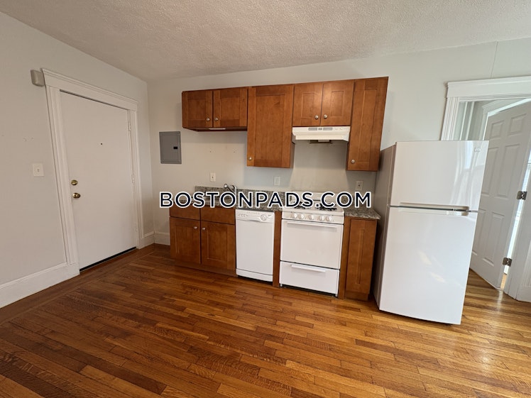 Commonwealth Ave., Boston