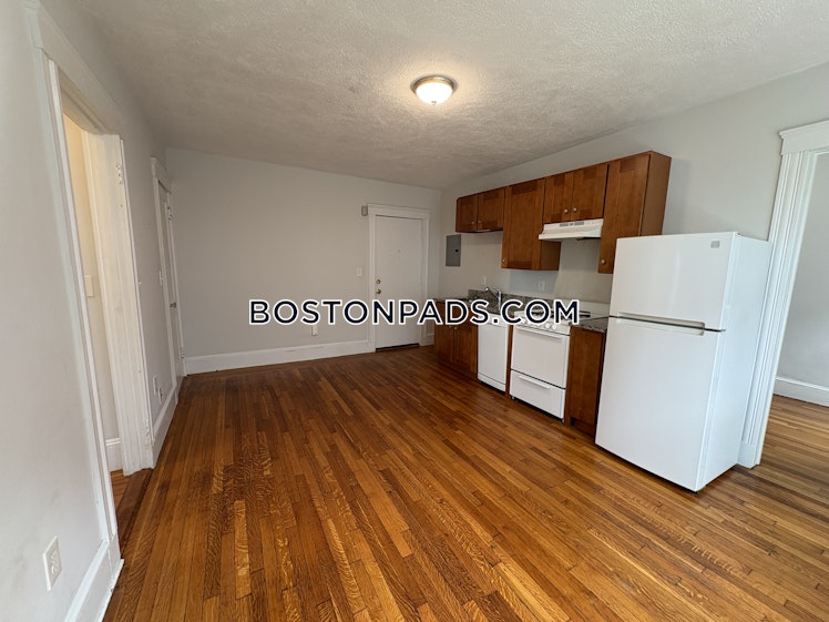 Commonwealth Ave., Boston