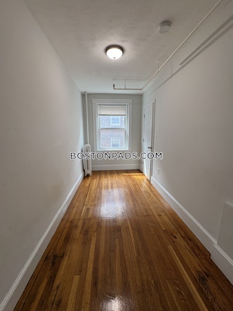 Commonwealth Ave. Boston