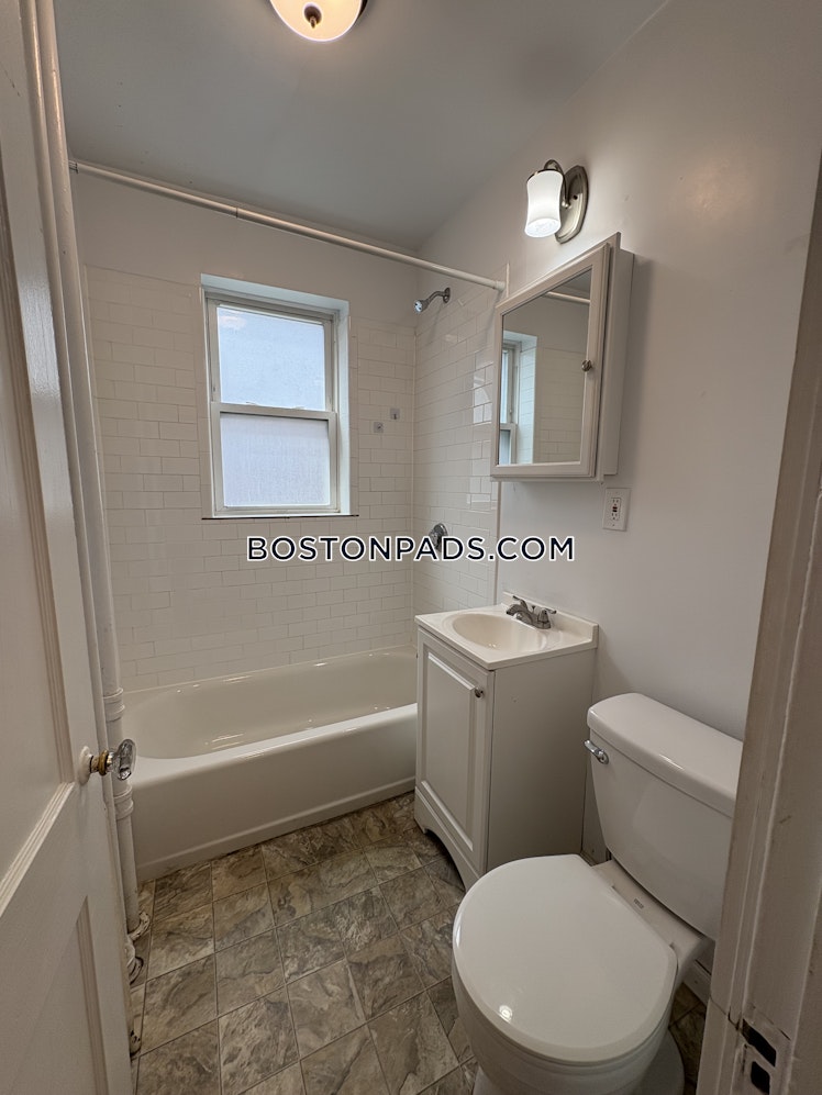 Commonwealth Ave., Boston