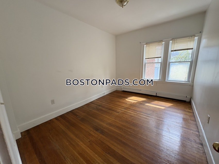 NEWTON - CHESTNUT HILL - 6 Beds, 2.5 Baths - Image 8