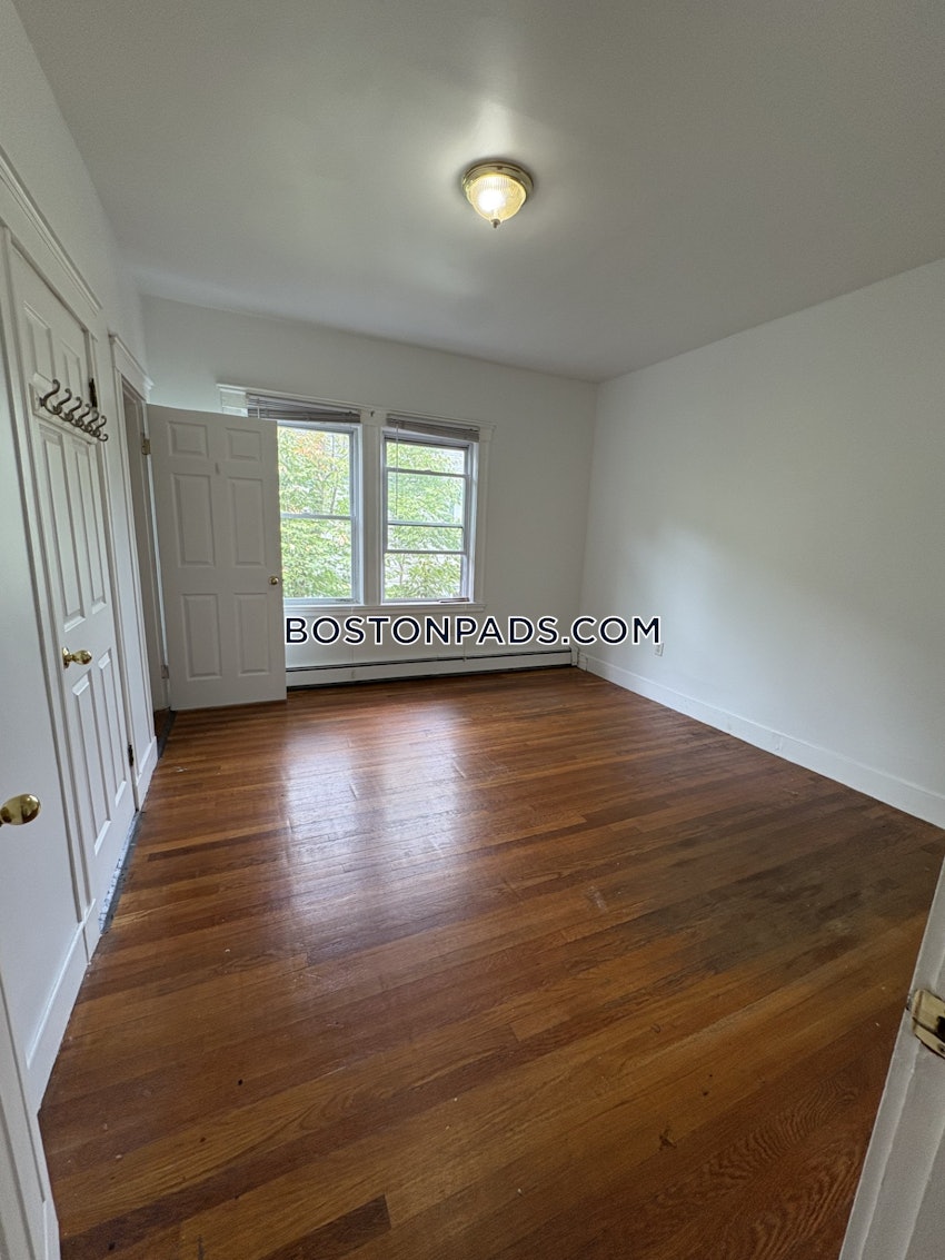 NEWTON - CHESTNUT HILL - 6 Beds, 2.5 Baths - Image 24