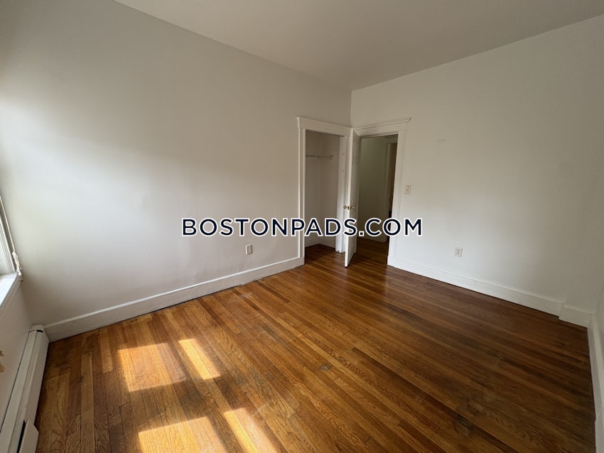 NEWTON - CHESTNUT HILL - 6 Beds, 2.5 Baths - Image 6