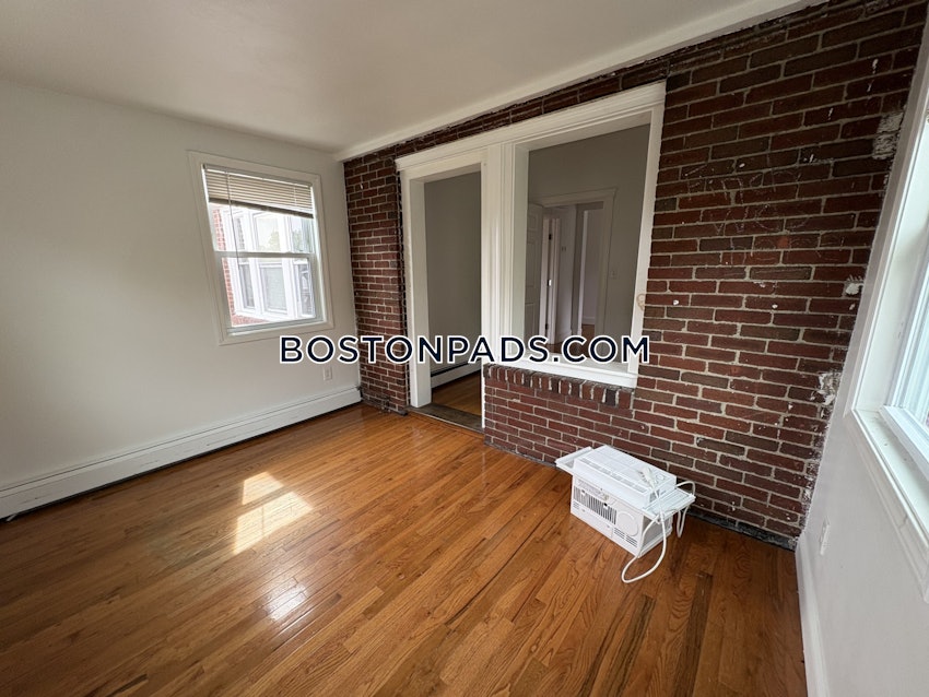 NEWTON - CHESTNUT HILL - 6 Beds, 2.5 Baths - Image 15