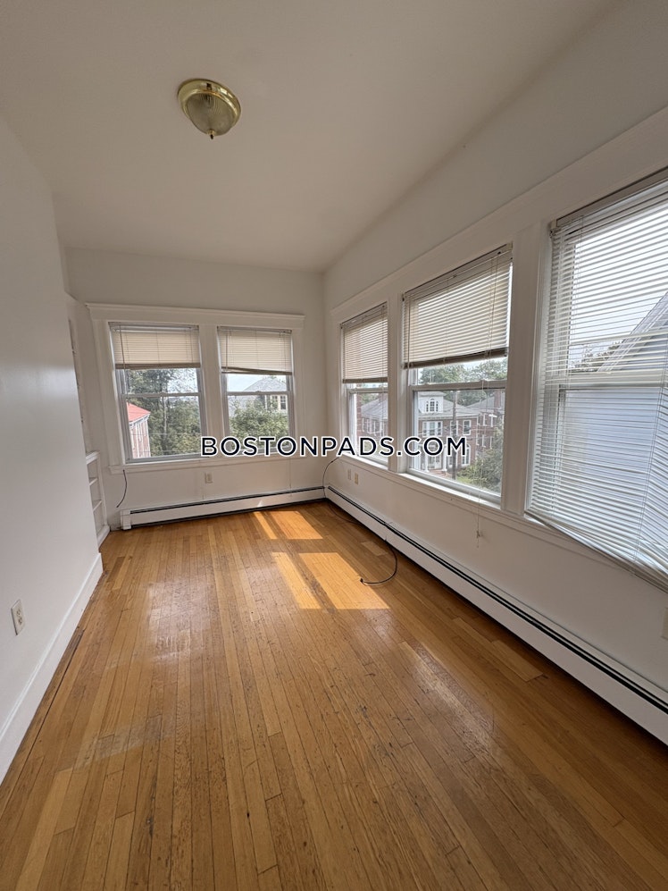 Algonquin Rd., Newton