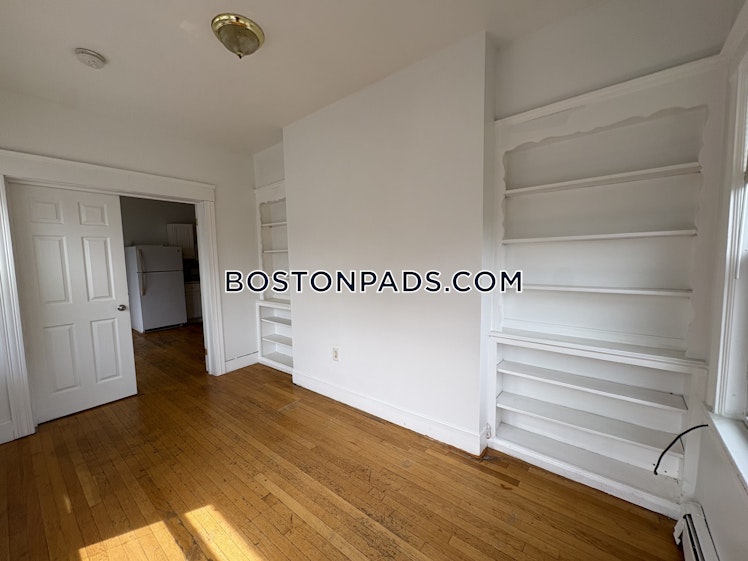 Algonquin Rd., Newton