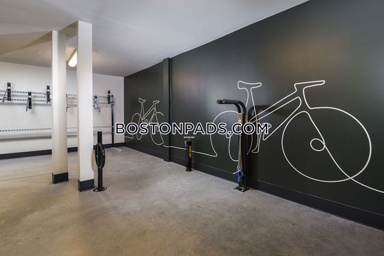 Main St., Winchester