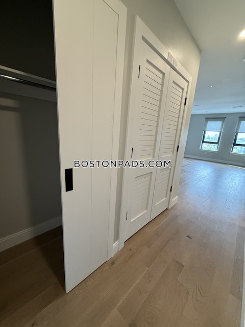 central Somerville photo 13