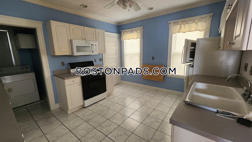 BOSTON - BRIGHTON - OAK SQUARE - 3 Beds, 1 Bath - Image 4