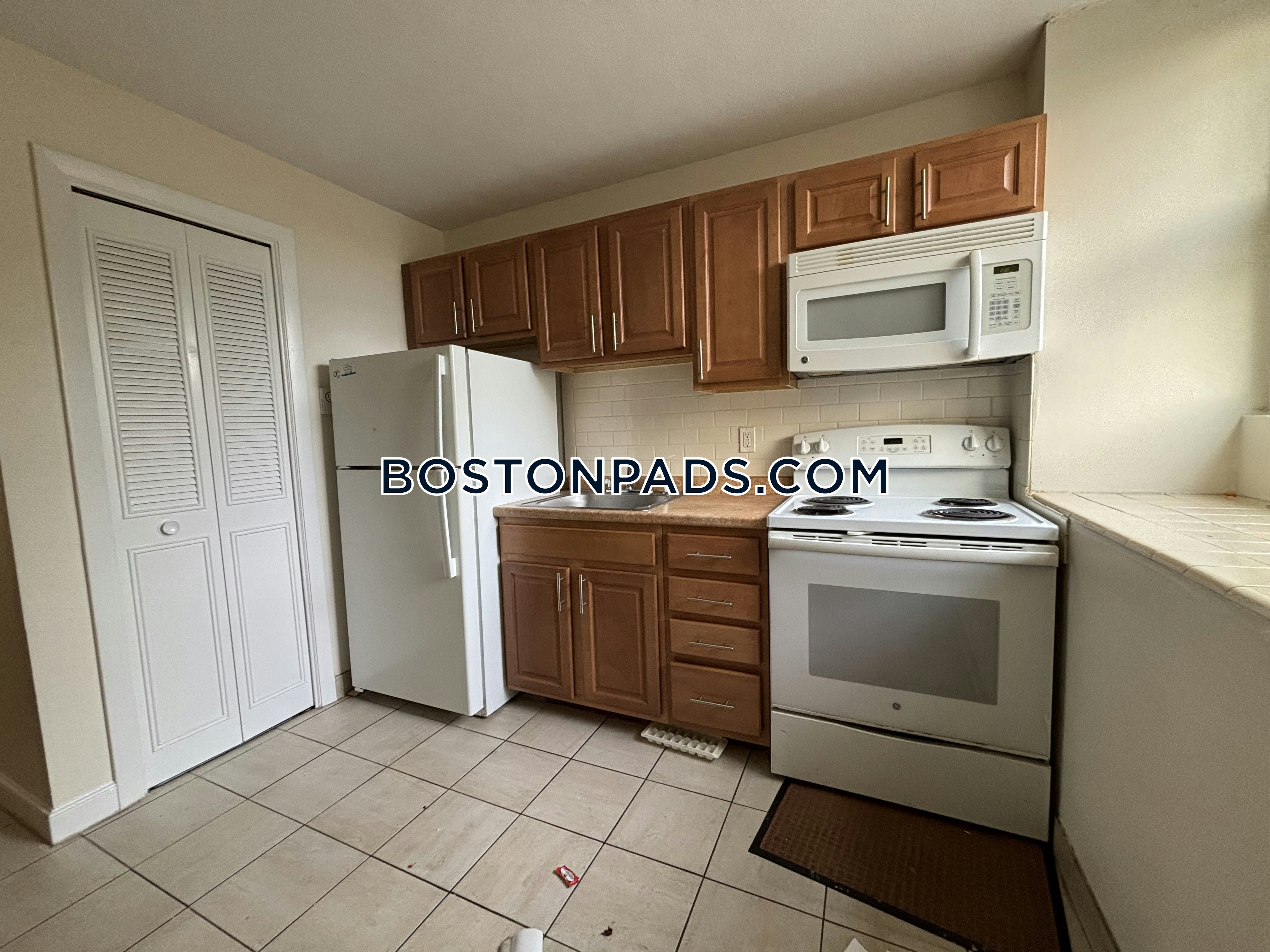 Boston - 0 Beds, 1 Baths