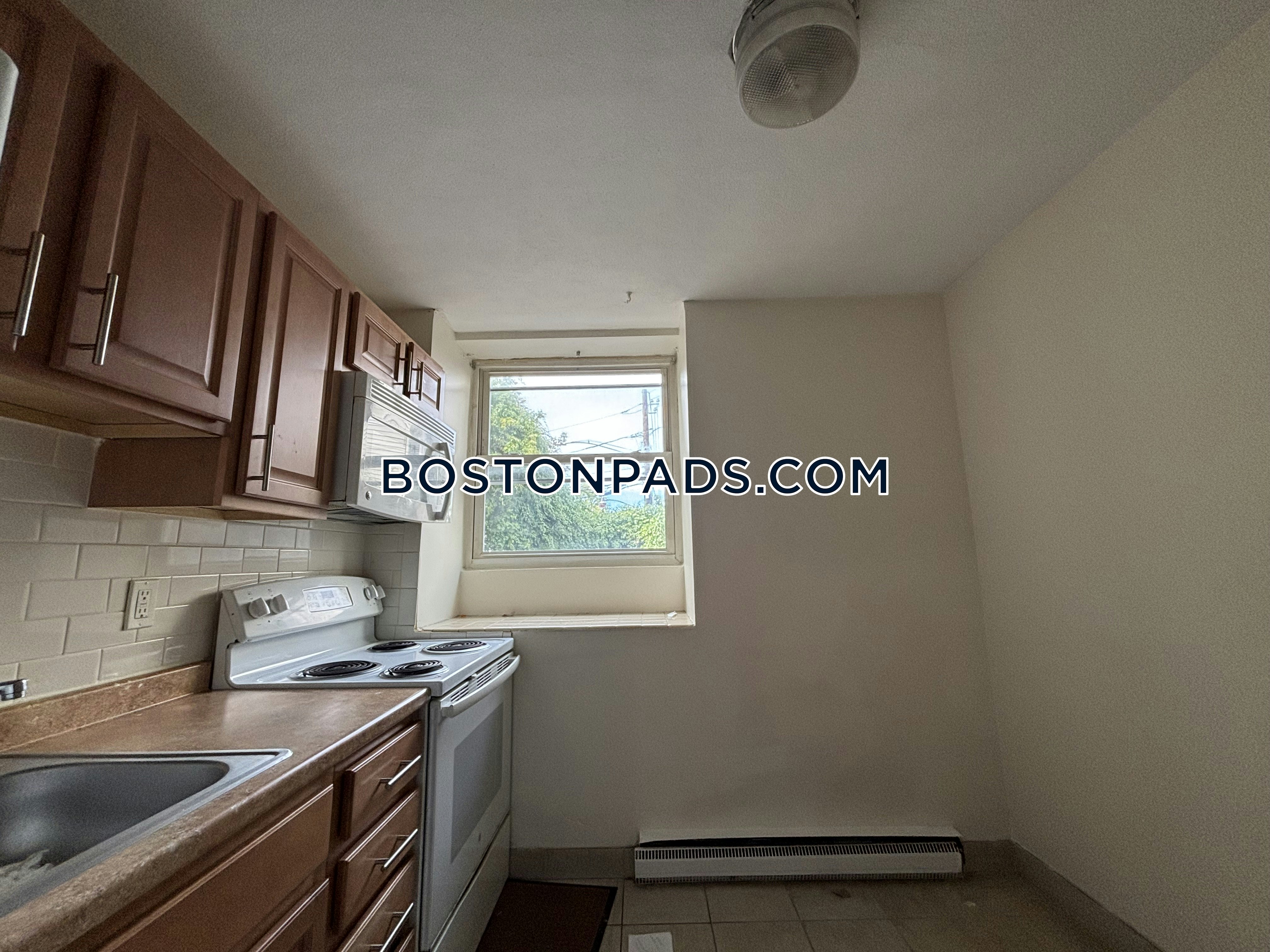 Boston - 0 Beds, 1 Baths