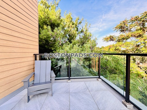 central Somerville photo 17